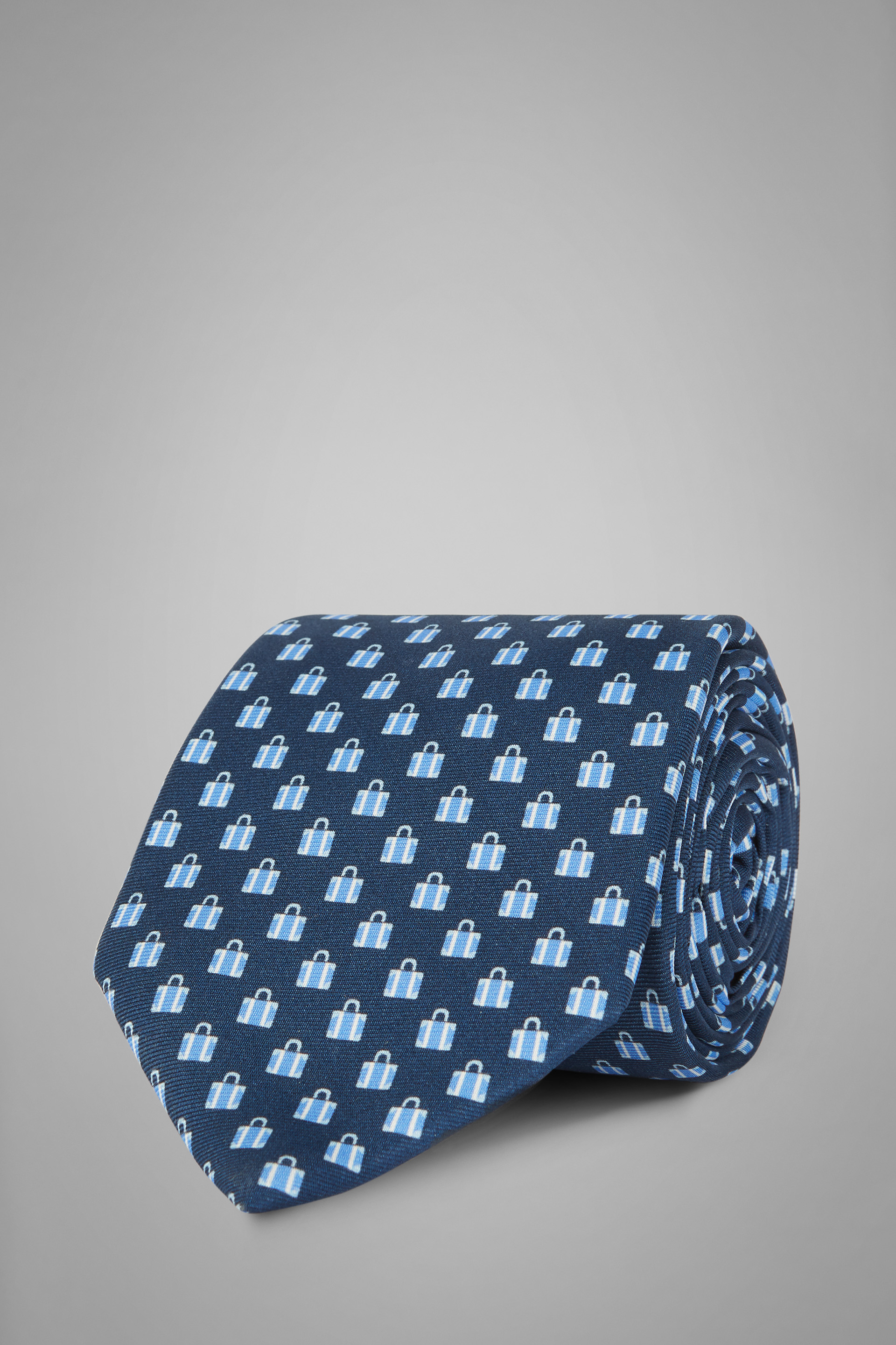 Шёлковый галстук с принтом «чемодан» для спорта и фитнеса – фото №  2