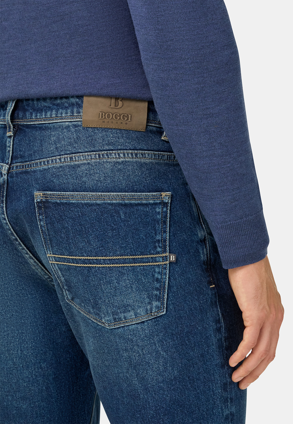 Джинсы из эластичного денима, тёмно-синие прямого кроя (straight fit) для спорта и фитнеса – фото №  6