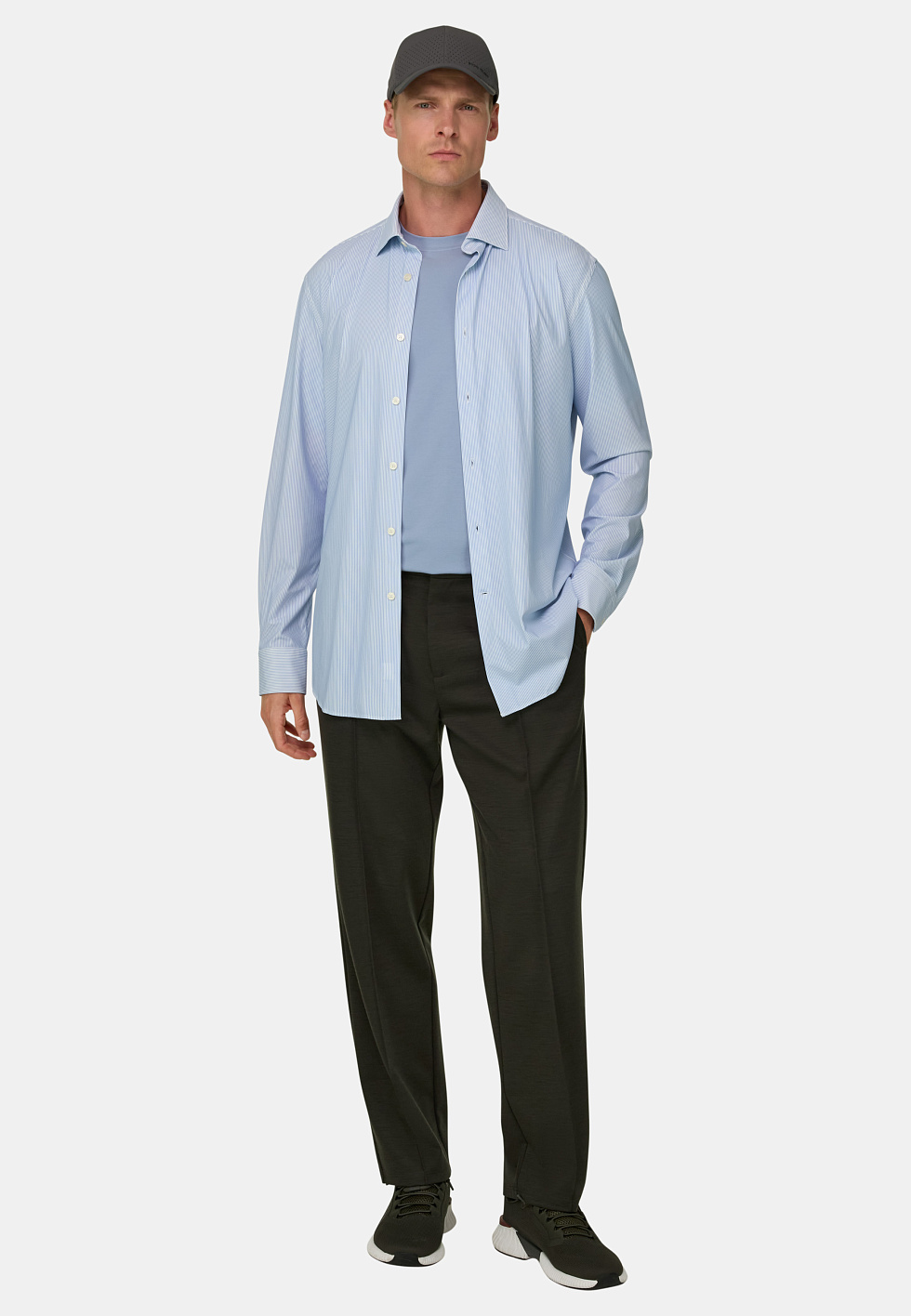 Рубашка приталенного кроя (slim fit) в полоску из эластичного нейлона B Tech для спорта и фитнеса – фото №  3
